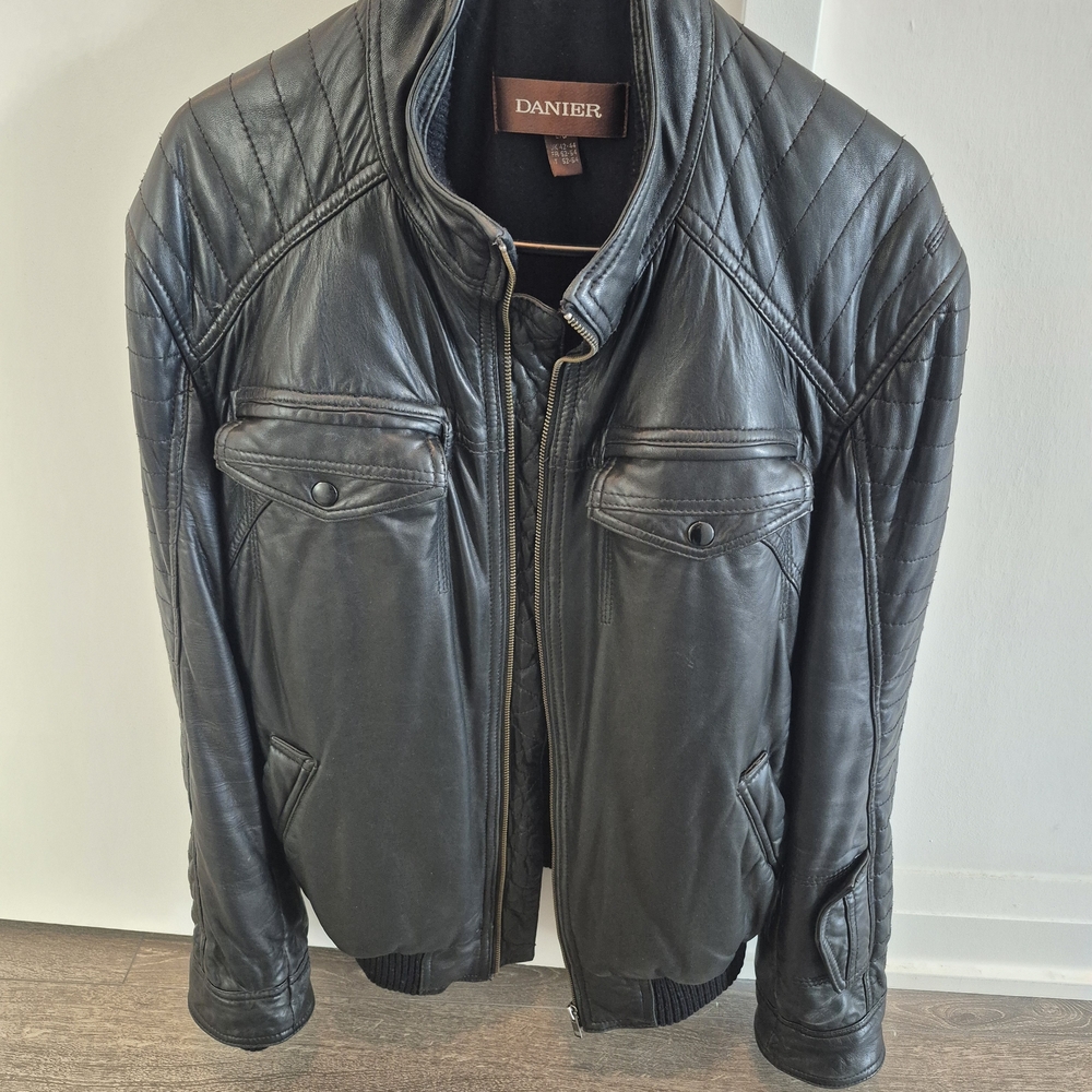 Danier Black Bomber Leather Jacket for Men Size Large